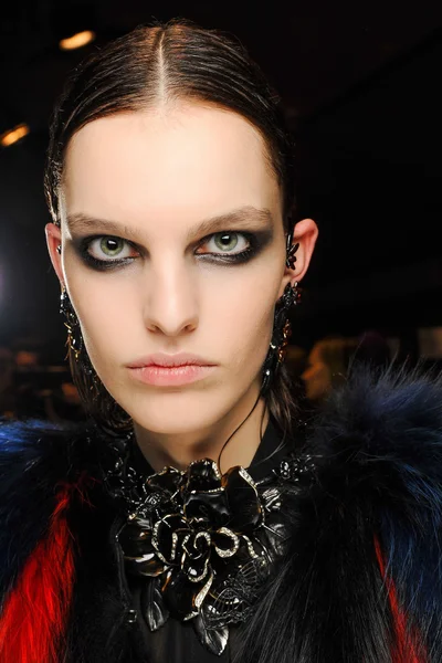 Look 19